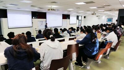 114-1通識教育講座曹嘉展老師演講 (7)