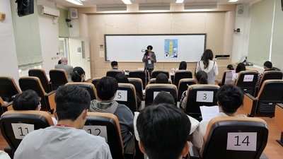 114學年度全校英語朗讀比賽照片-9
