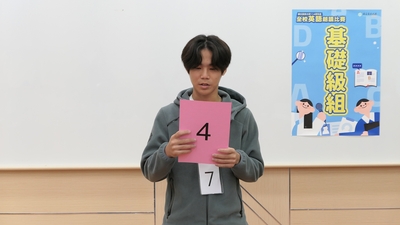 114學年度全校英語朗讀比賽照片-14