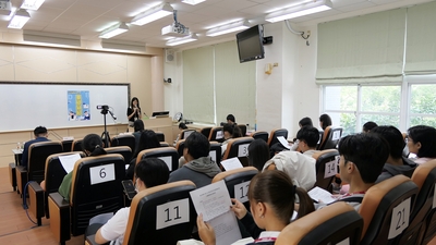 114學年度全校英語朗讀比賽照片-8