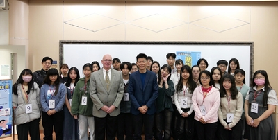 114學年度全校英語朗讀比賽照片-3