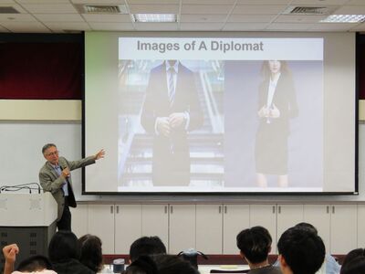 114-1「通識教育講座」王海龍老師_護國群山之外 8