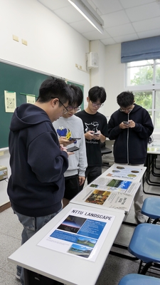 (115.05.04、115.05.07) 114-2英語文表達法海報展照片 (7)