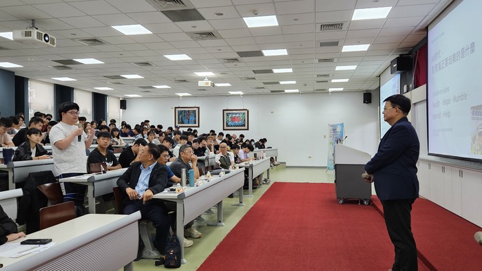 115-1東大講座-國立陽明交通大學電機學院王蒞君院長演講照片5圖片