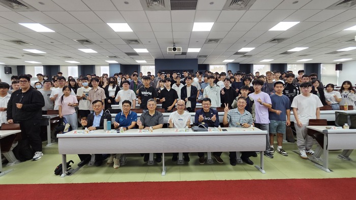 115-1東大講座-國立陽明交通大學電機學院王蒞君院長演講照片13圖片