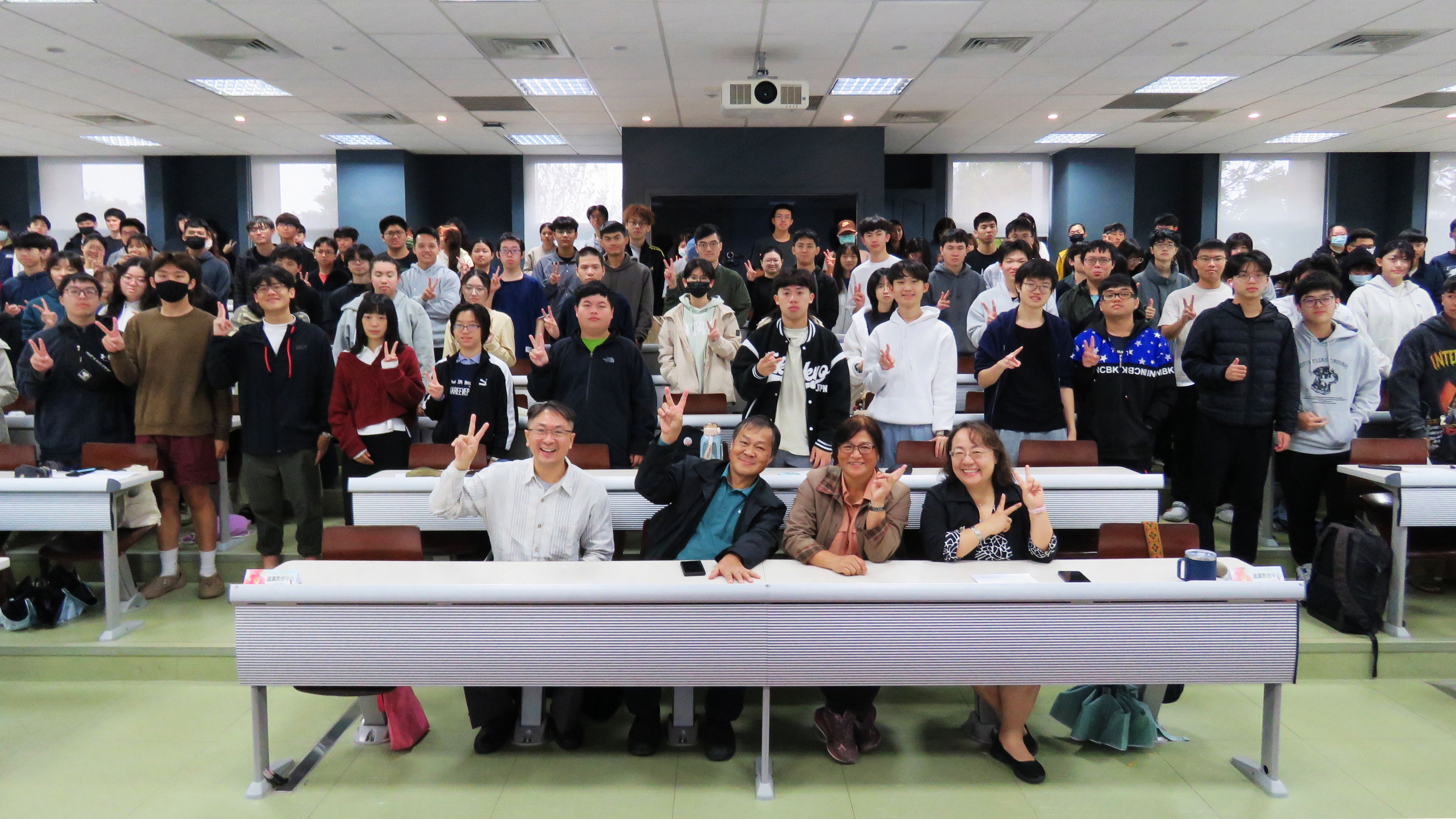 Link to 浦忠勇老師演講照片橫幅